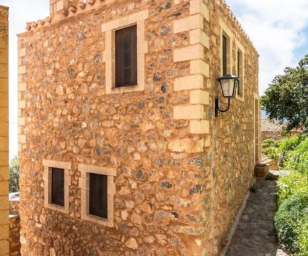 Kyklamino Castlehouse Vakantiehuis *