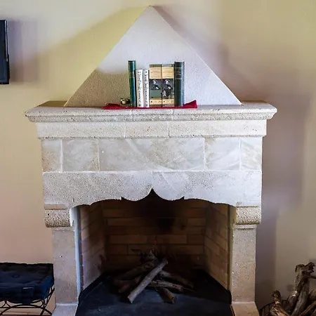 펜션 Kyklamino Castlehouse