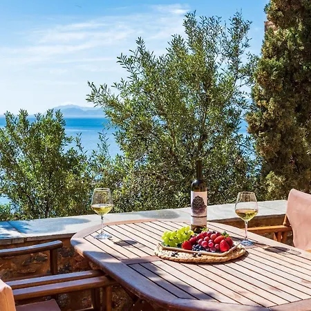 Holiday home Kyklamino Castlehouse Monemvasia
