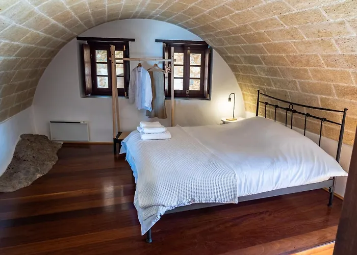 Kyklamino Castlehouse *