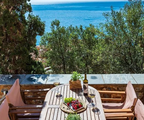 Holiday home Kyklamino Castlehouse *